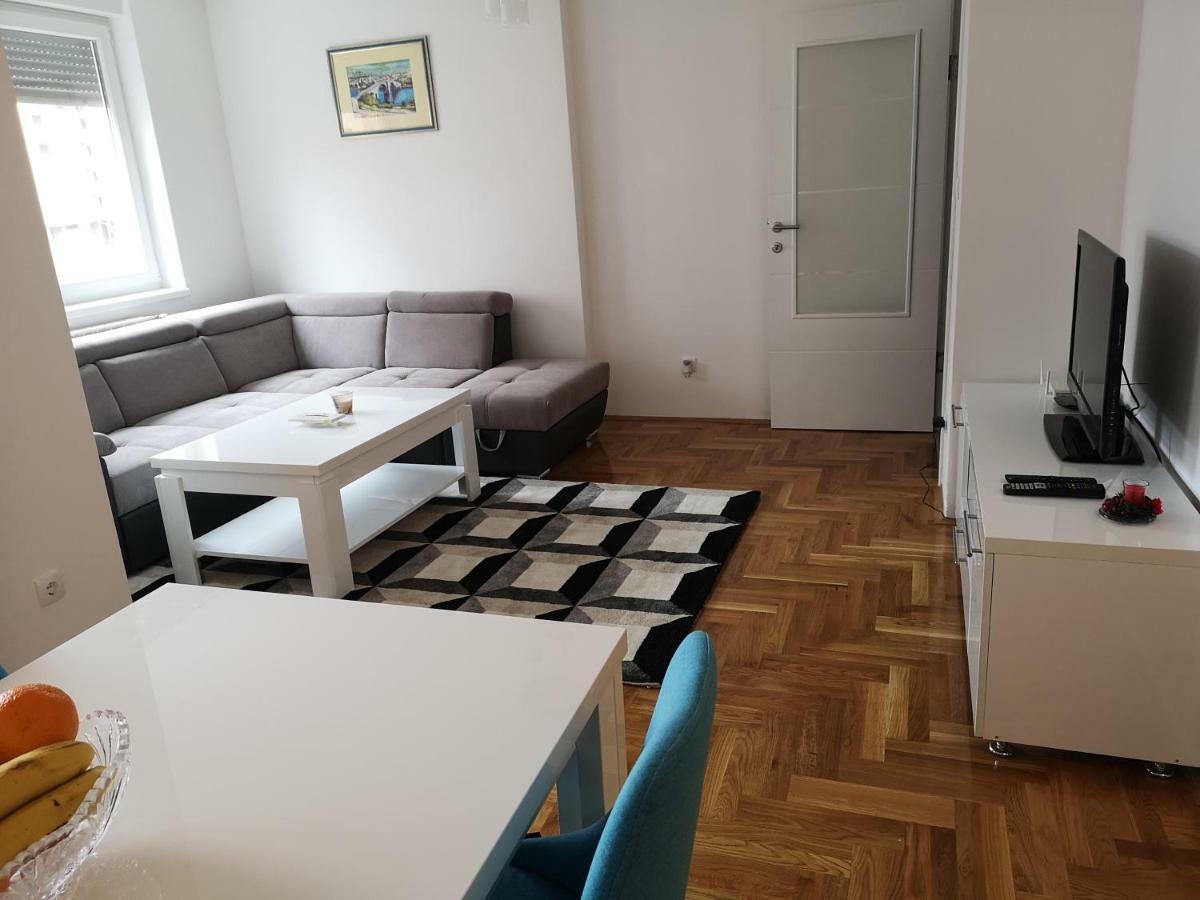 Apartman Gaga Lukavica Exterior foto